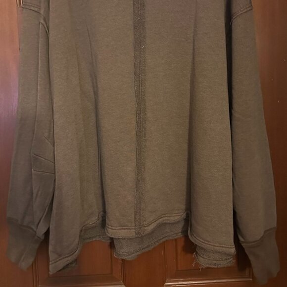 NWOT Free People Venice V-Neck Sweatshirt in Brown Bear size- LARGE - Picture 8 of 8